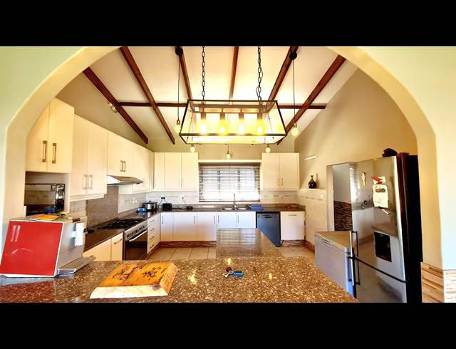 3 BEDROOM FREEHOLD FOR SALE IN KELSO
